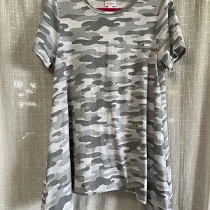 EUC LulaRoe Melissa Top